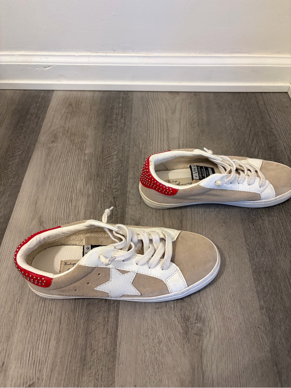 Vintage Havana Beige & White Sneakers with Red Heel - Picture 3 of 6